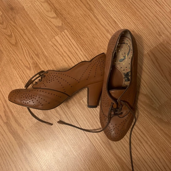 Pumps - Picture 3 of 4